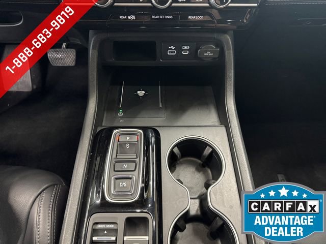 Used 2024 Honda Pilot Touring image 15