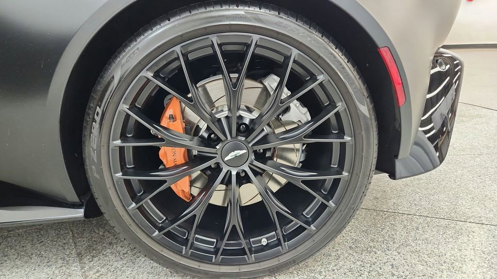 Used 2022 Aston Martin V8 Vantage Roadster image 32