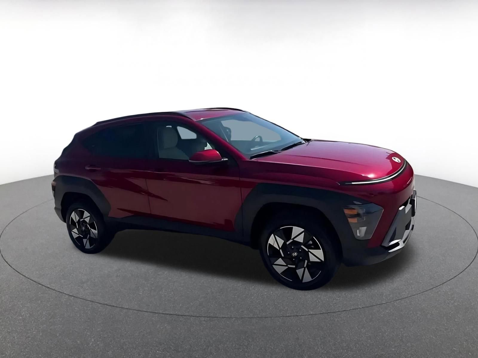 Used 2025 Hyundai Kona SEL image 2