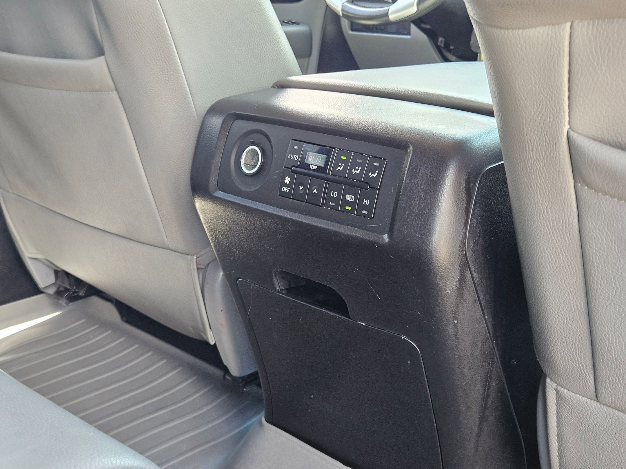 Used 2015 Toyota Sequoia Limited AWD/4WD image 22