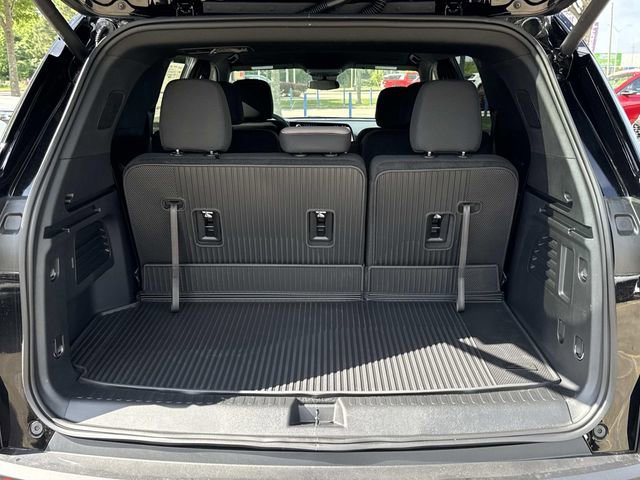 New 2026 Chevrolet Traverse LT w/ LPO, Floor Liner Package FWD image 9