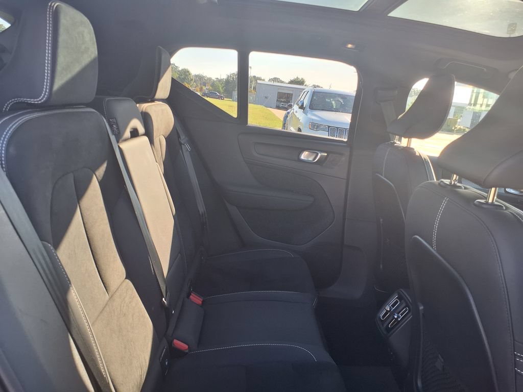 Certified 2023 Volvo XC40 B5 Plus w/ Climate Package AWD/4WD image 20