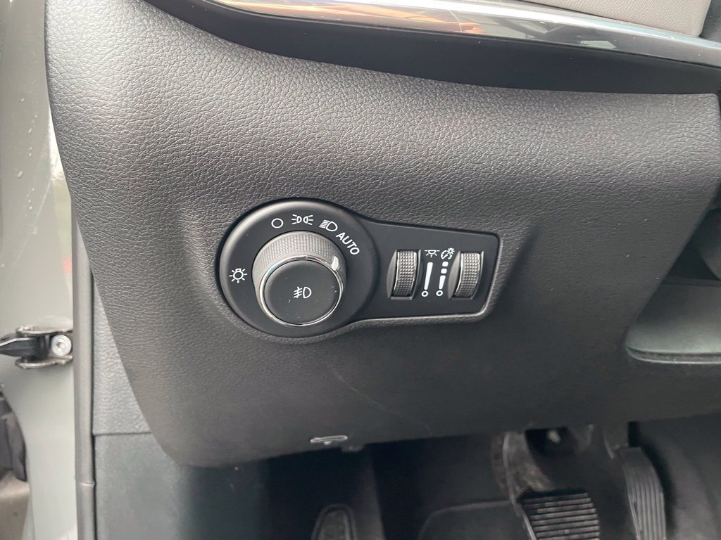 Used 2024 Jeep Compass Limited AWD/4WD image 13