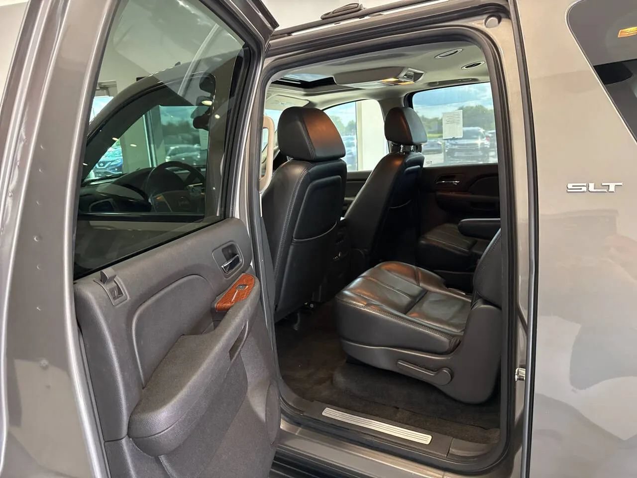 Used 2007 GMC Yukon XL SLT w/ SLT Preferred Equipment Group AWD/4WD image 24