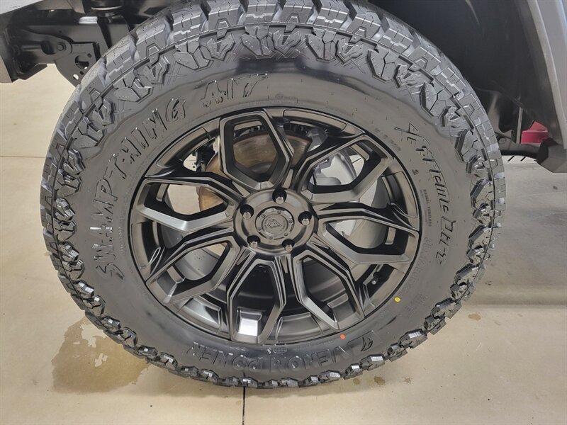 Used 2024 Jeep Wrangler Unlimited Sport AWD/4WD image 21
