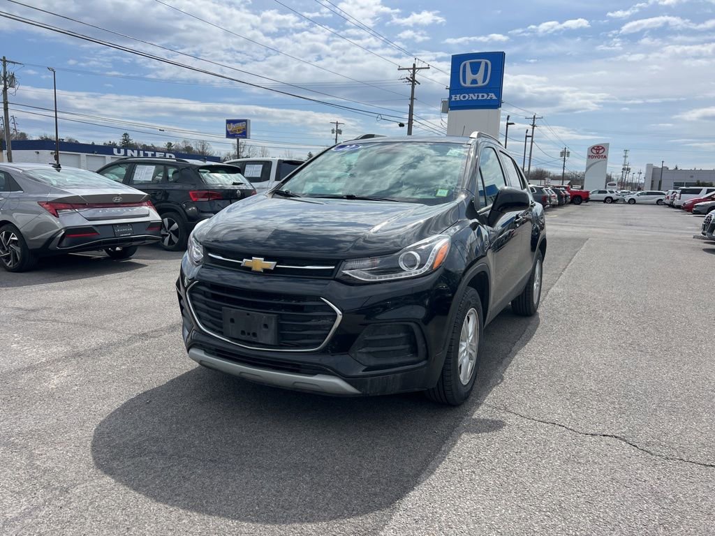 Used 2022 Chevrolet Trax LT w/ LT Convenience Package image 1