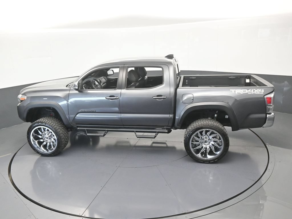 Used 2022 Toyota Tacoma TRD Off-Road AWD/4WD image 43