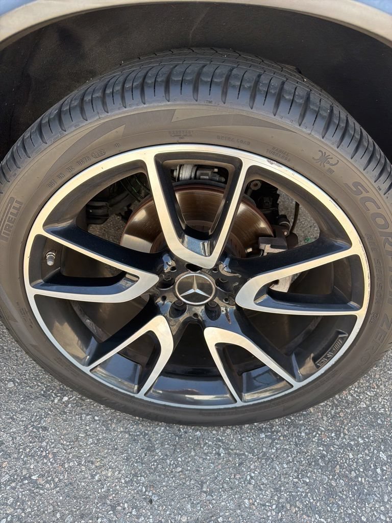 Used 2018 Mercedes-Benz GLC 43 AMG 4MATIC image 5