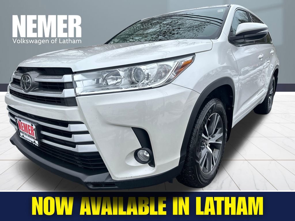 Used 2017 Toyota Highlander LE