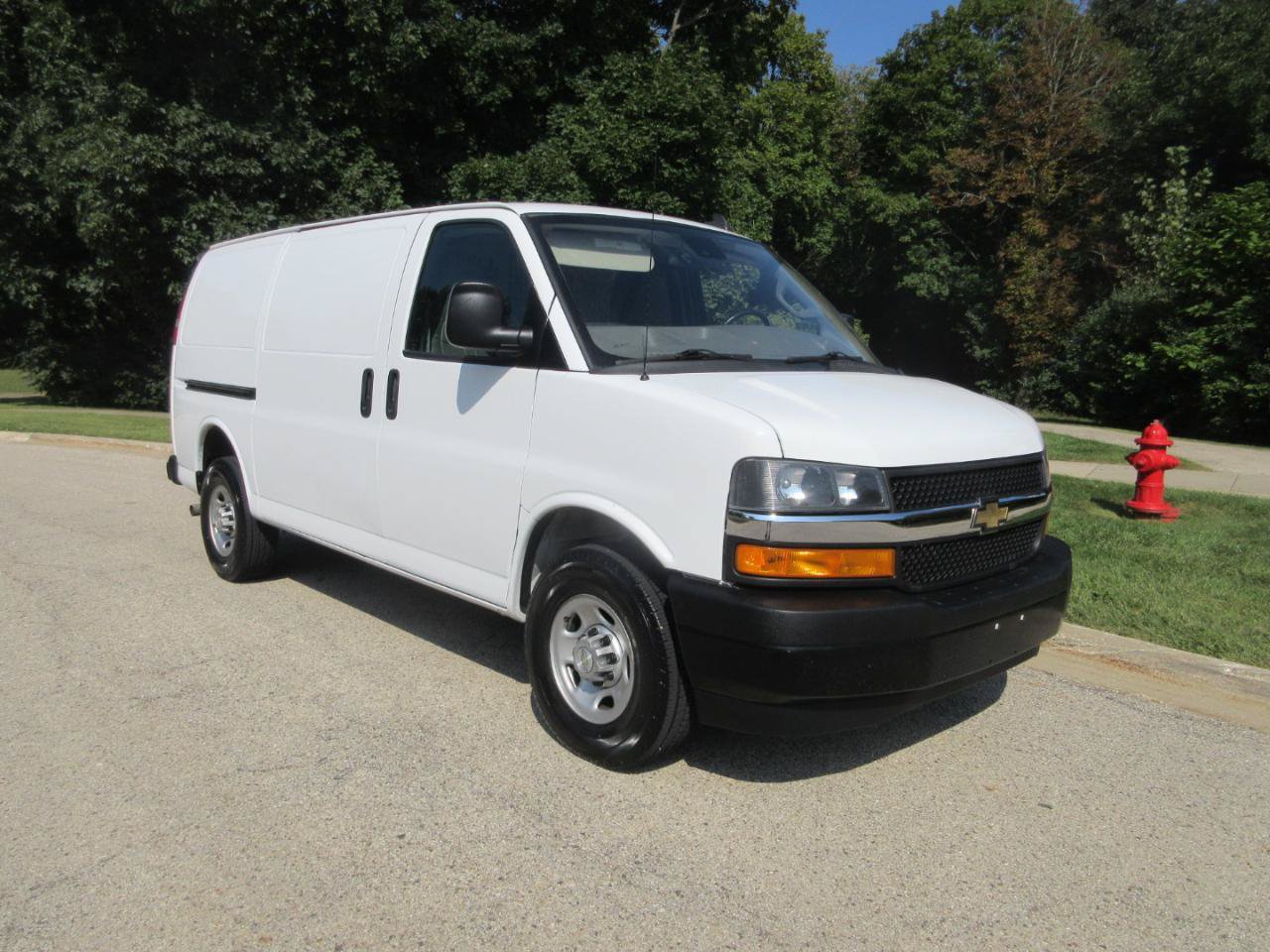 Used 2021 Chevrolet Express 2500 w/ Driver Convenience Package RWD image 2