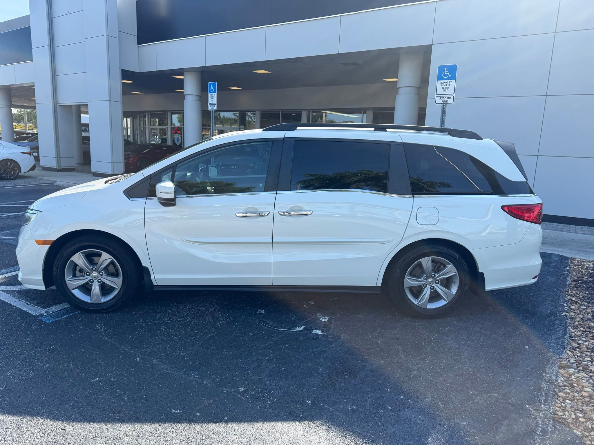 Used 2018 Honda Odyssey EX-L image 8