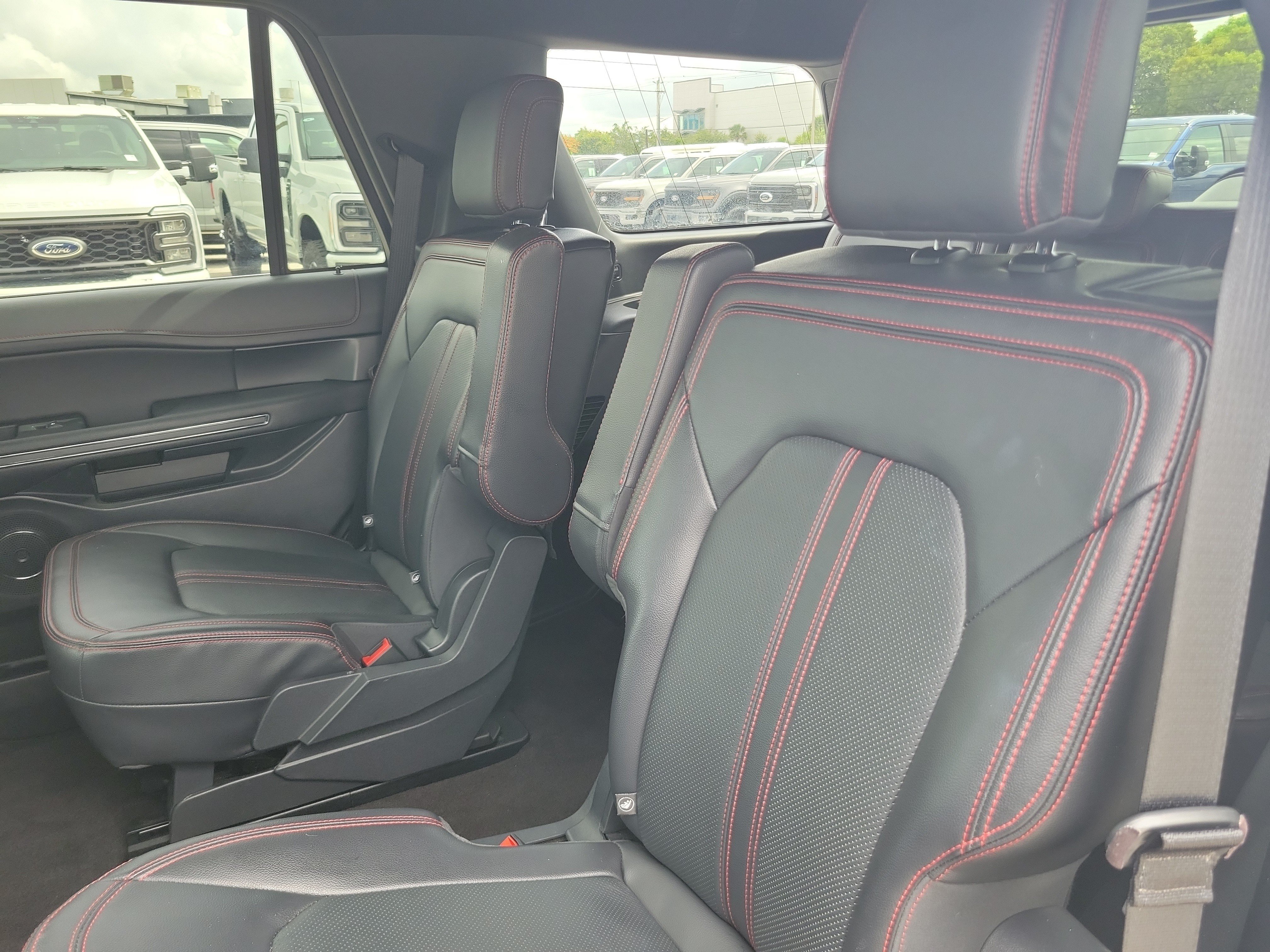 Used 2023 Ford Expedition Limited RWD image 16