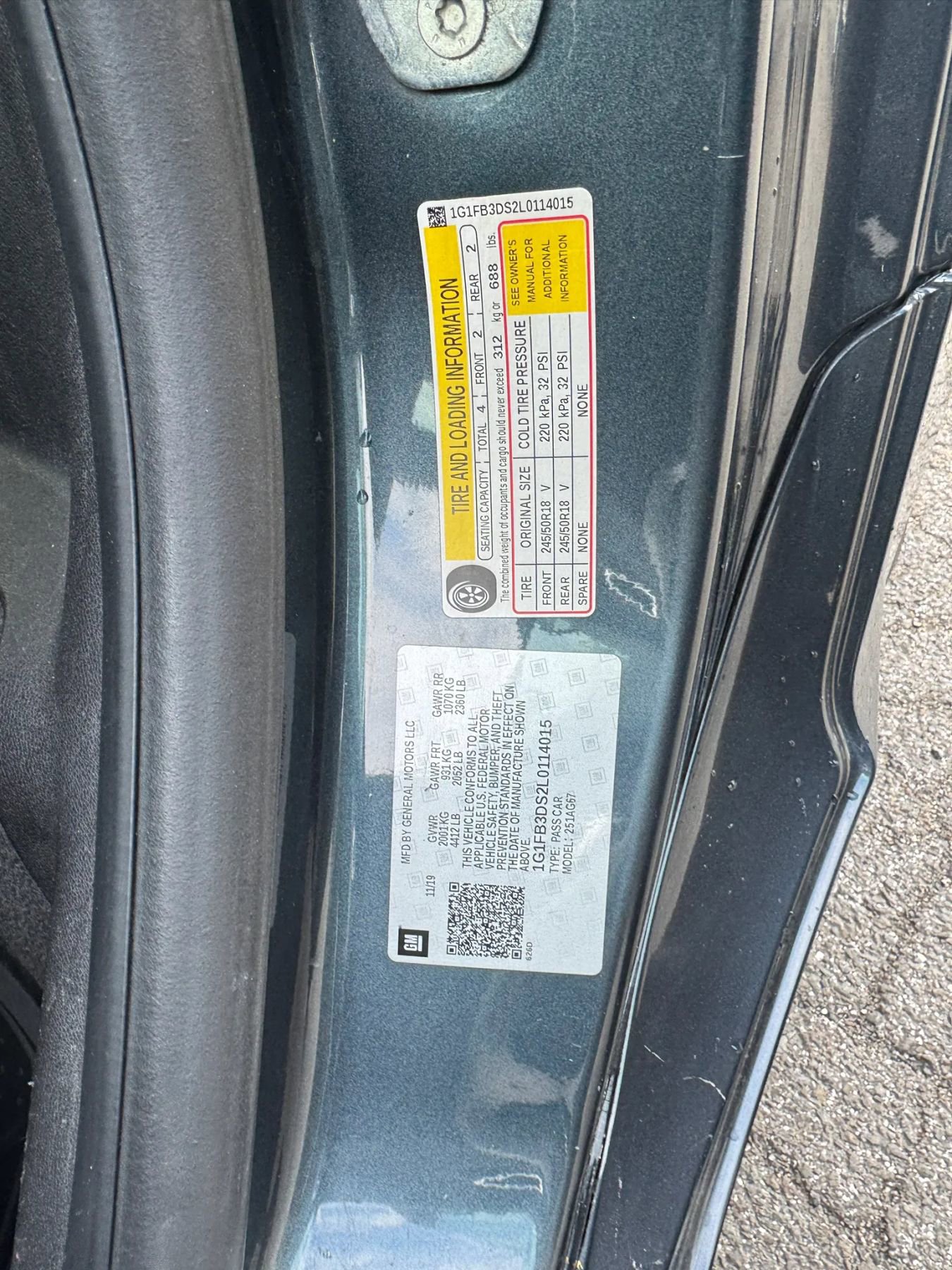 Used 2020 Chevrolet Camaro LT RWD image 25