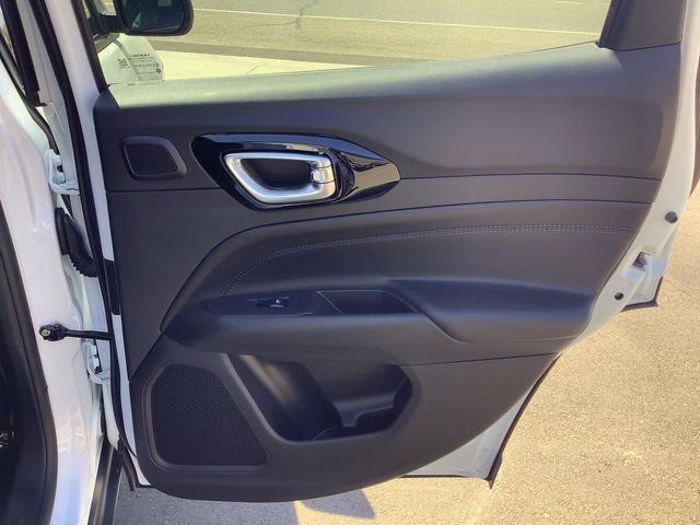 New 2025 Jeep Compass Latitude w/ Sun & Sound Group AWD/4WD image 35