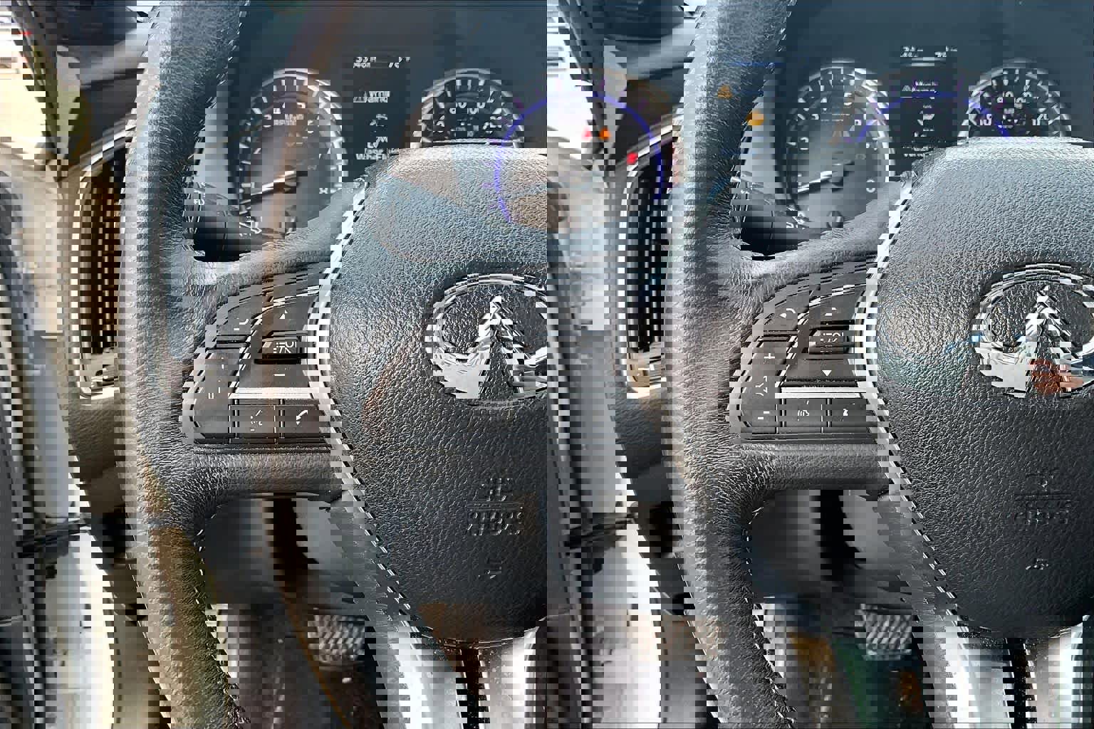 Used 2017 INFINITI Q60 w/ Cargo Package image 21