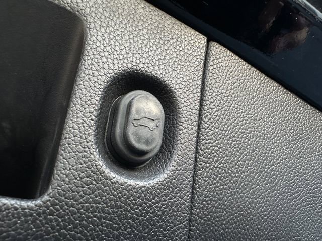 Used 2017 Cadillac Escalade ESV Premium Luxury image 42