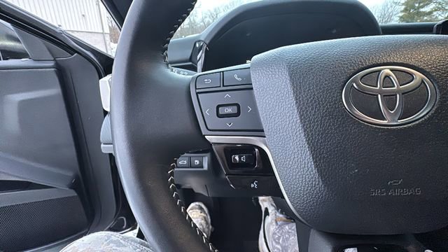 Used 2025 Toyota Camry SE image 17