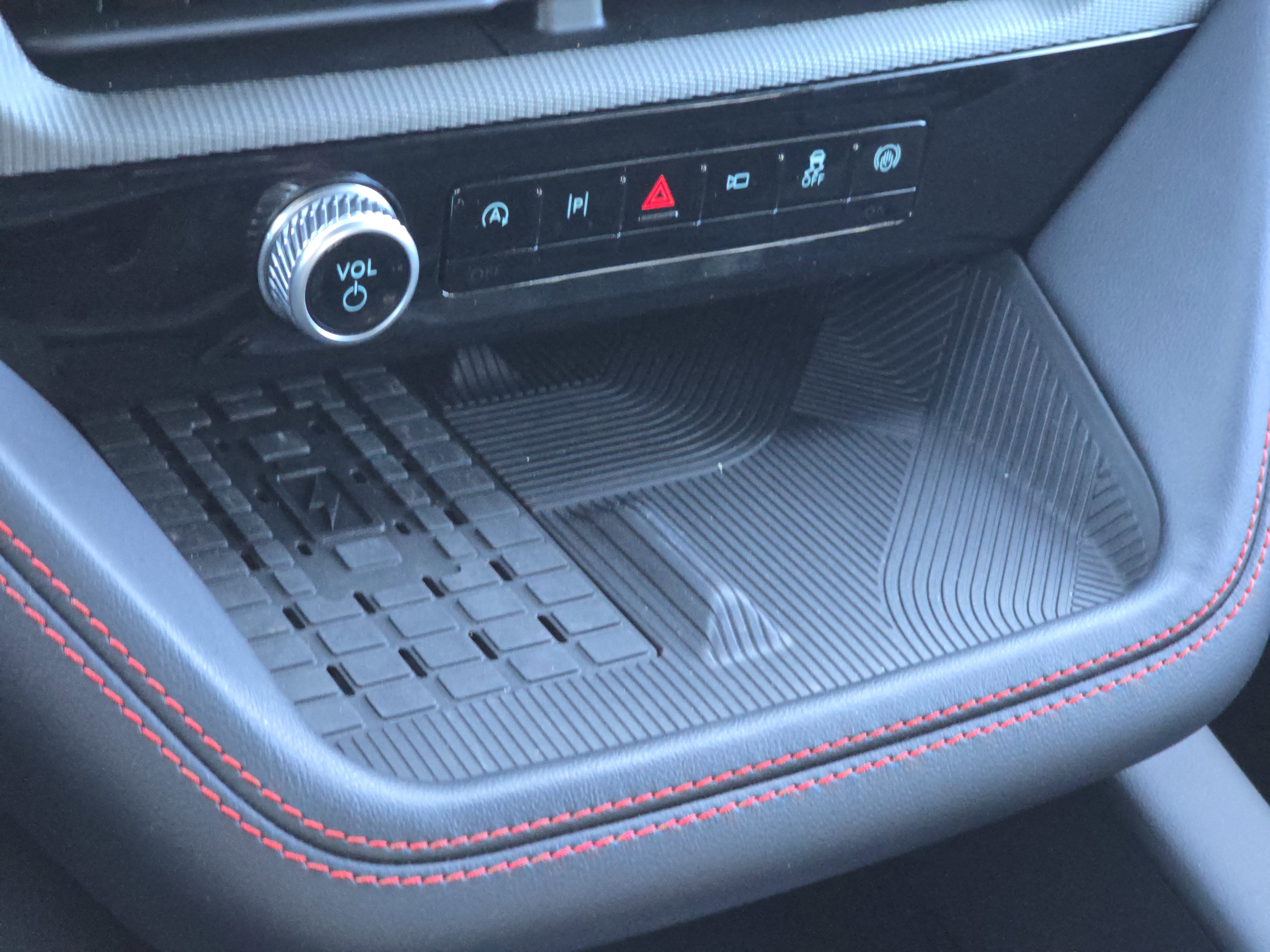 Used 2025 Ford Explorer ST image 25