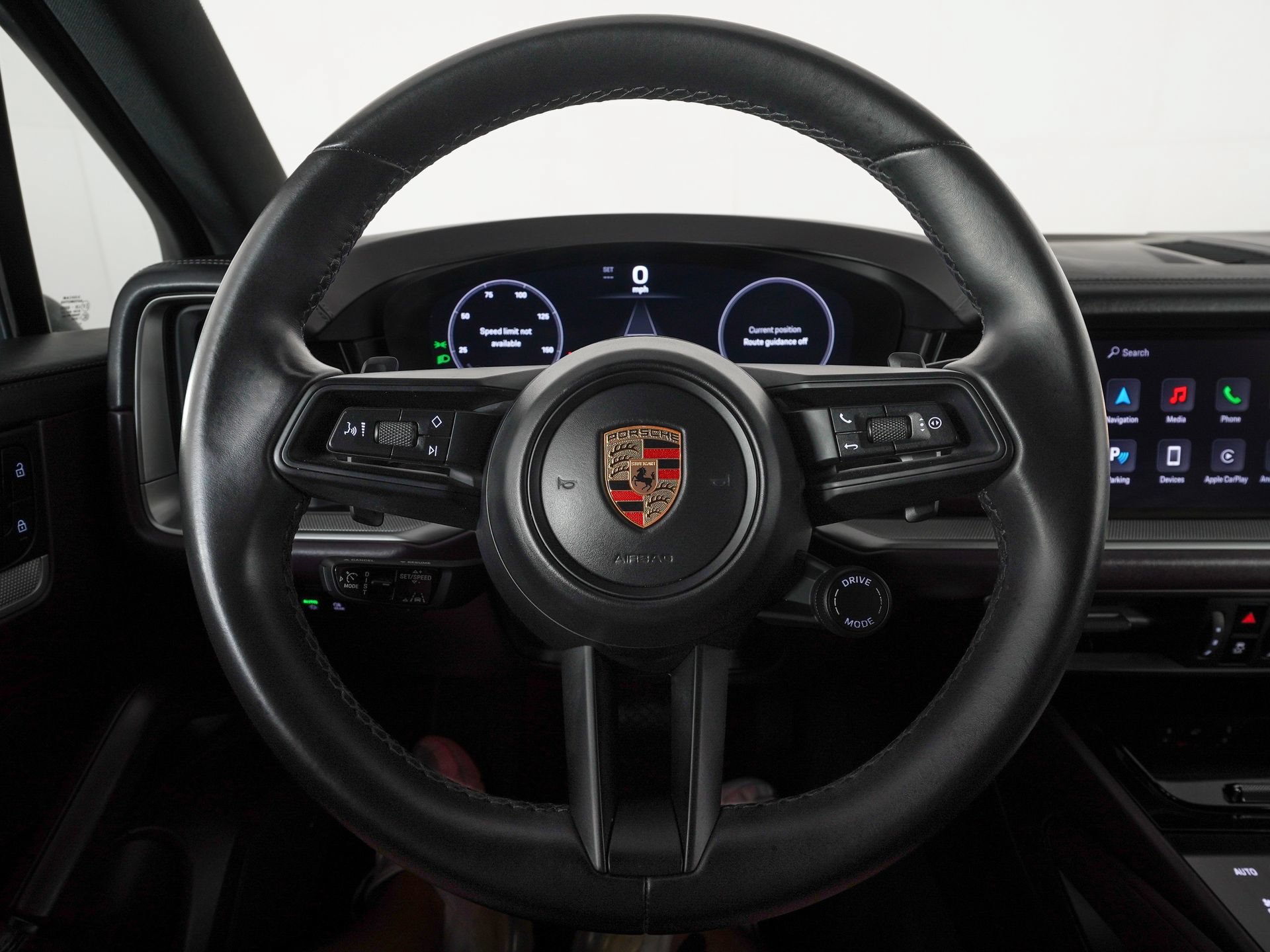 Used 2024 Porsche Cayenne AWD/4WD image 17