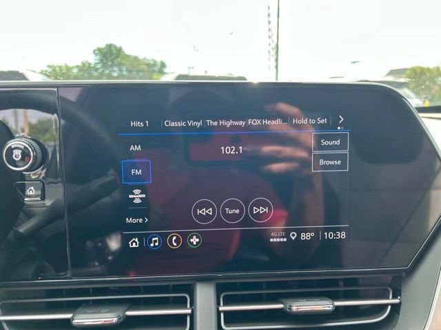 New 2026 Chevrolet Trax RS w/ Sunroof Package FWD image 23