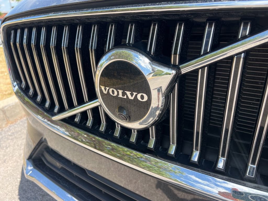 Used 2023 Volvo XC60 B5 Ultimate w/ Protection Package Premier FWD image 10