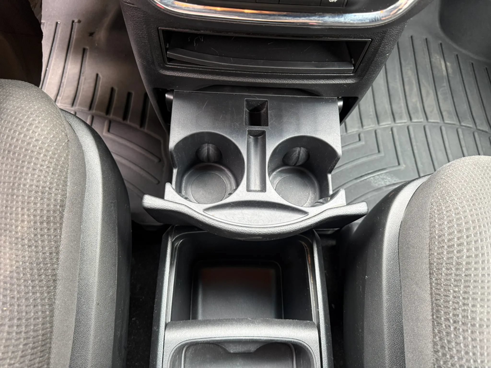 Used 2017 Dodge Grand Caravan SE FWD image 24