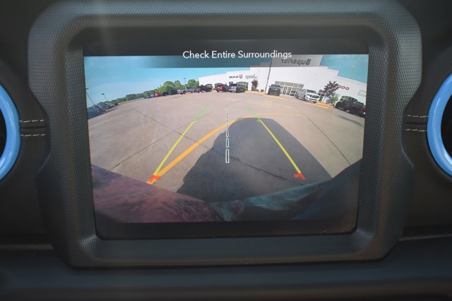 Used 2023 Jeep Wrangler Unlimited Sahara w/ Cold Weather Group image 27