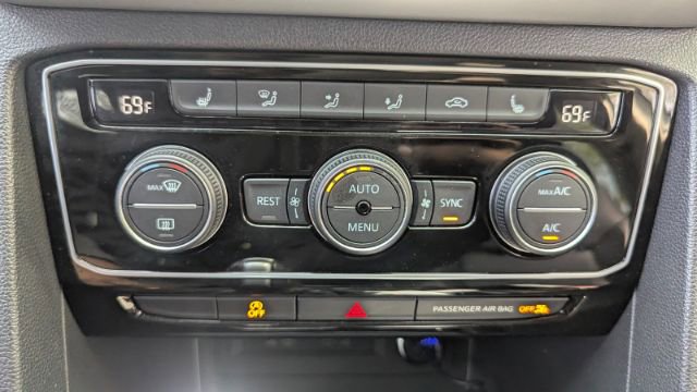 Used 2023 Volkswagen Atlas SE w/ Panoramic Sunroof Package image 38