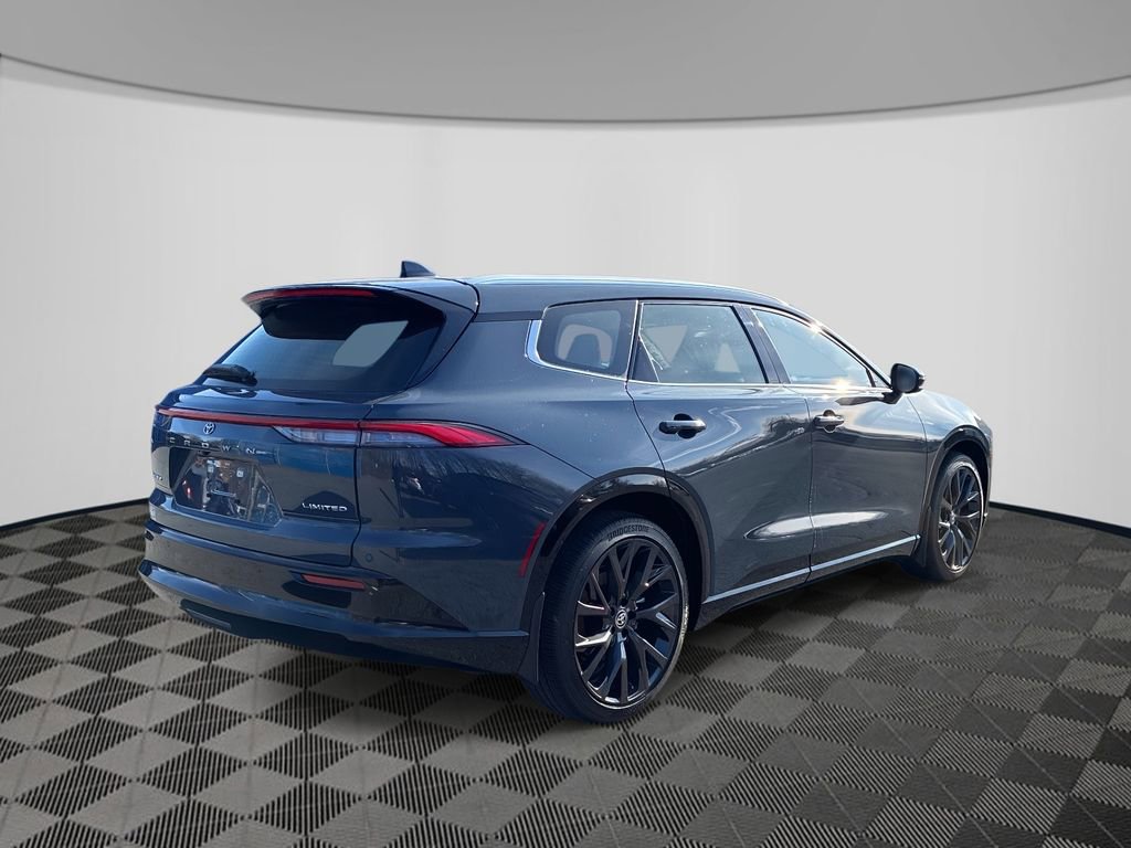 Used 2025 Toyota Crown Signia w/ Advanced Technology Package image 7