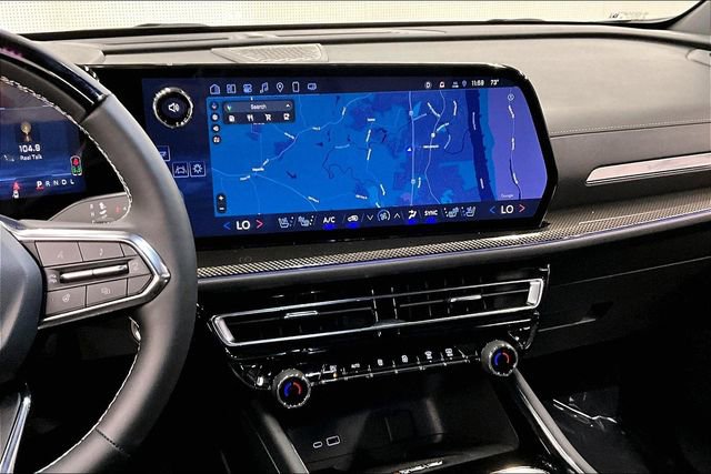 Used 2025 Chevrolet Traverse High Country image 7