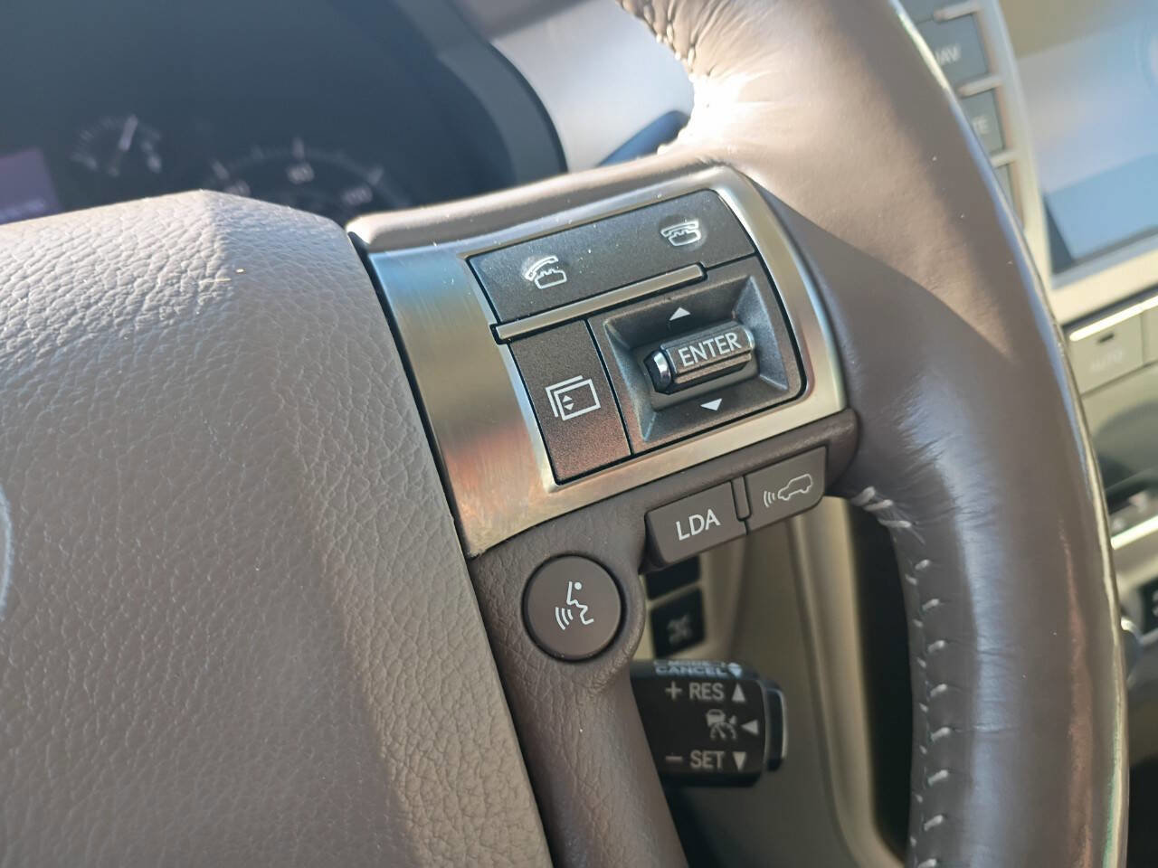 Used 2017 Lexus GX 460 Luxury image 15