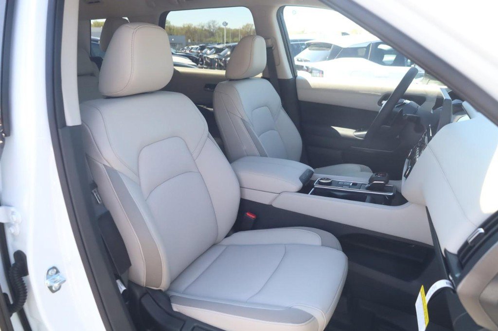 New 2026 Nissan Pathfinder SL image 21