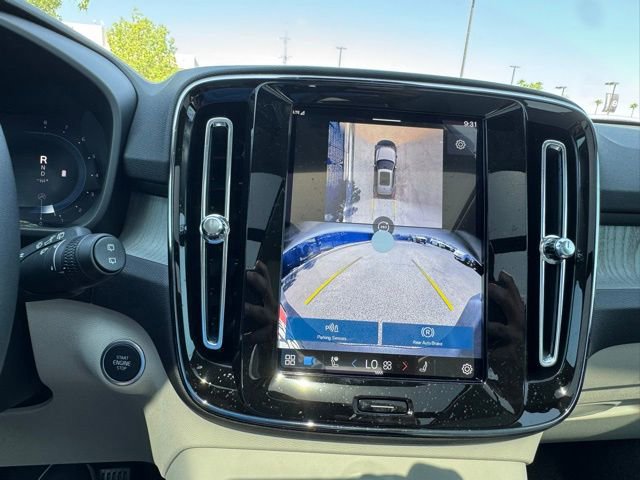 New 2025 Volvo XC40 B5 Plus w/ Protection Package Premier image 27