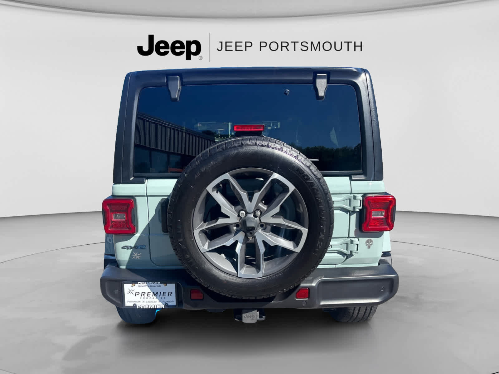 Used 2024 Jeep Wrangler Unlimited w/ Convenience Group AWD/4WD image 6