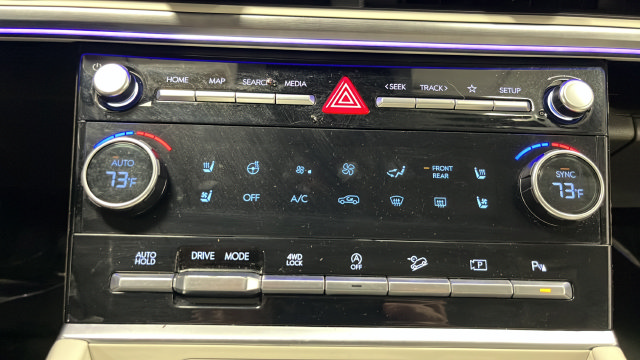 Used 2025 Hyundai Santa Fe Calligraphy AWD/4WD image 18