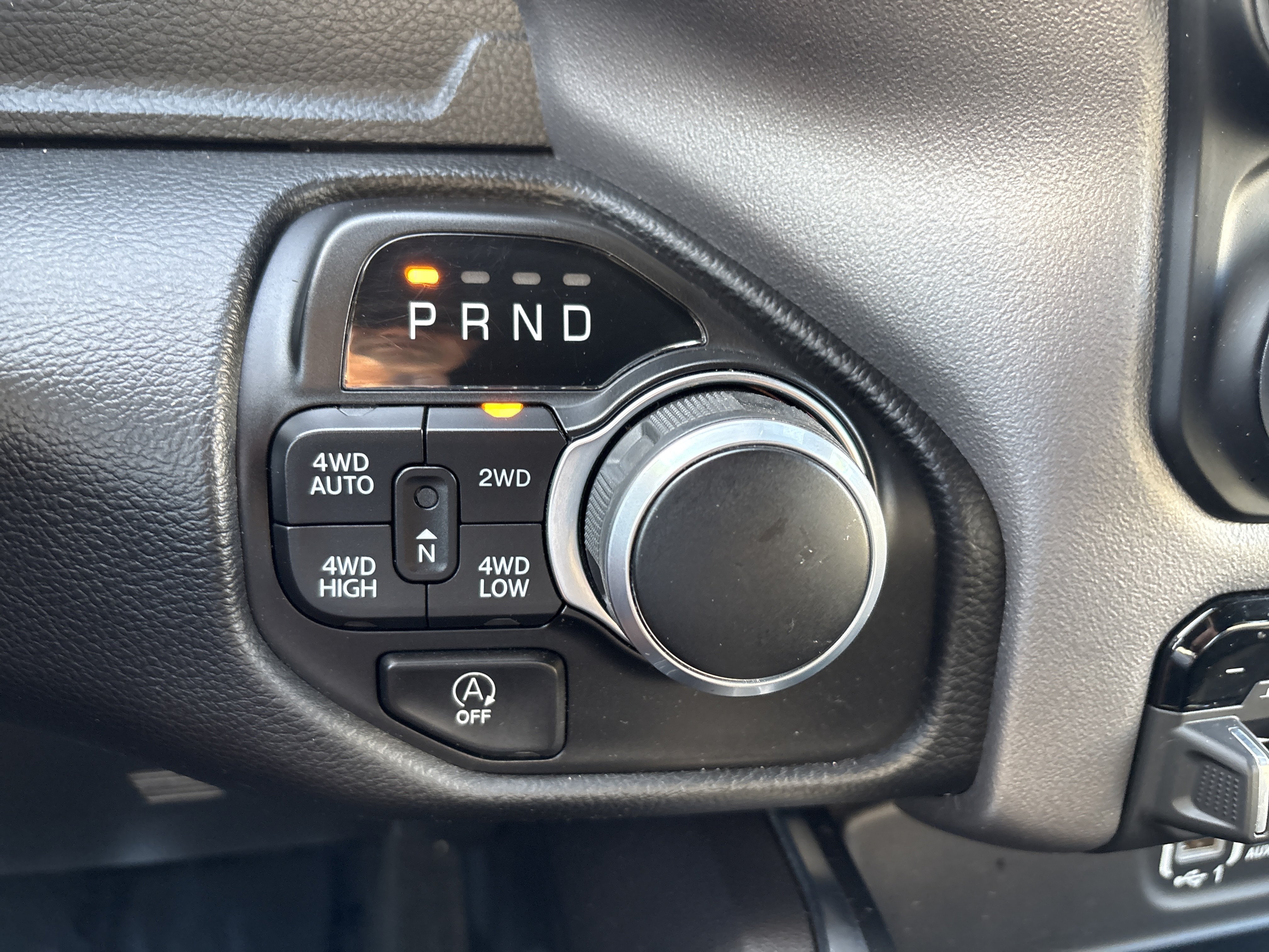 Used 2024 RAM 1500 Big Horn AWD/4WD image 30