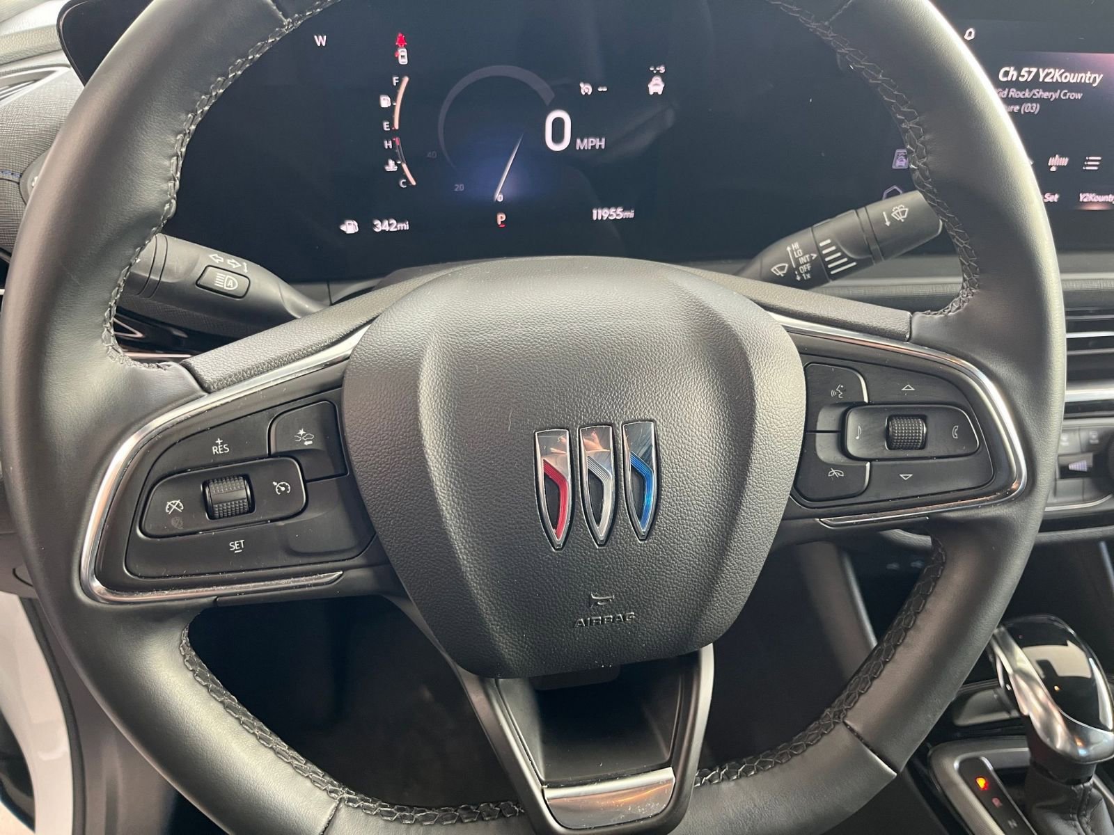 Used 2025 Buick Envista Sport Touring image 28