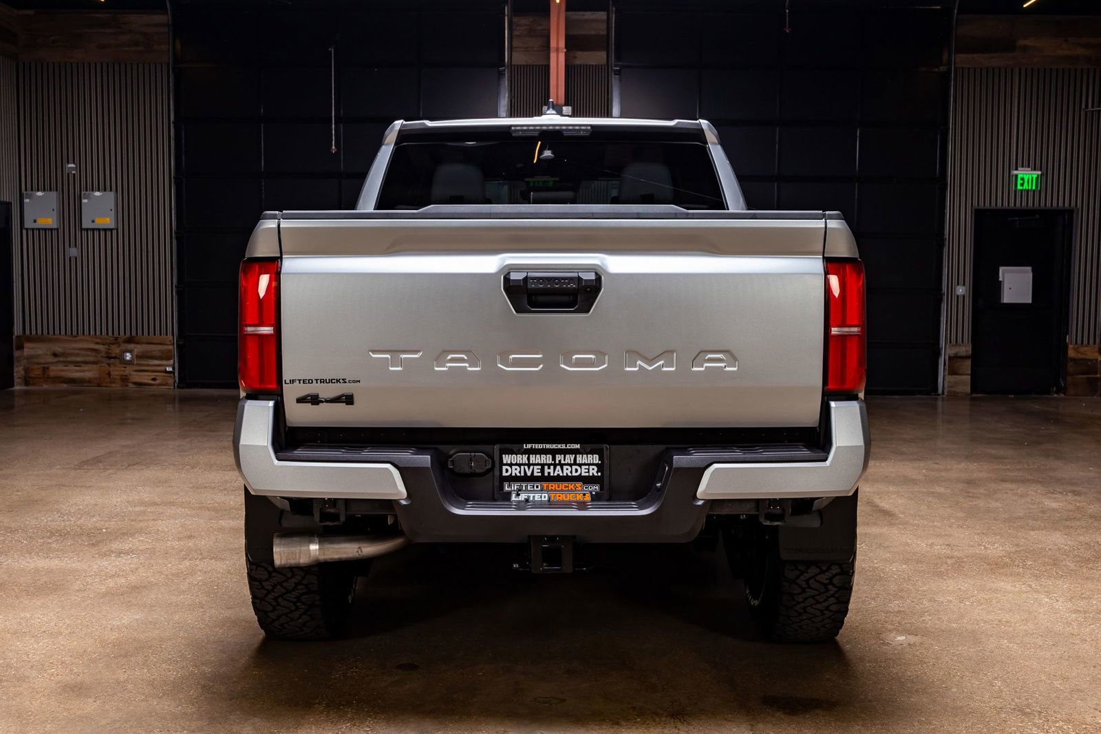 Used 2025 Toyota Tacoma SR5 image 8