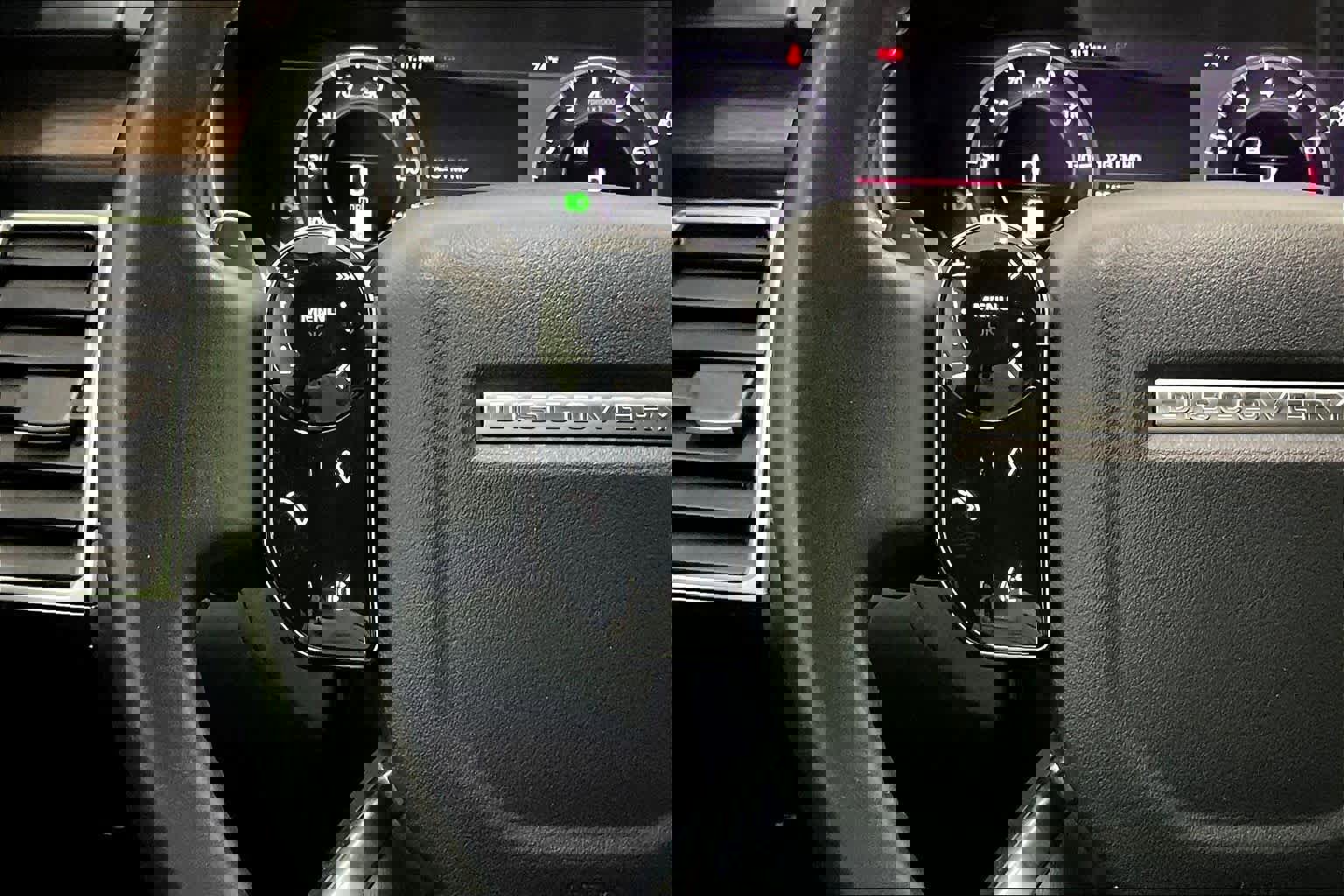 Used 2020 Land Rover Discovery HSE image 22