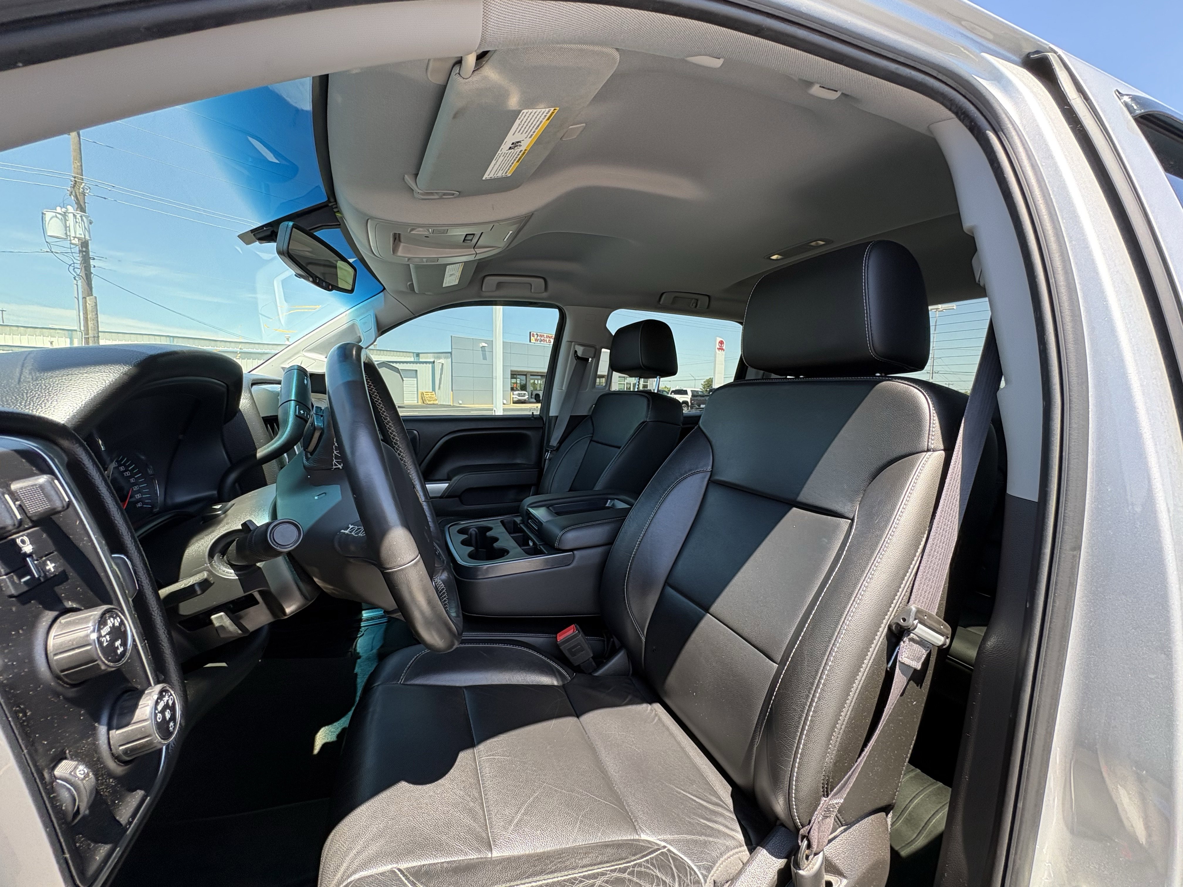 Used 2017 Chevrolet Silverado 1500 LT w/ All Star Edition AWD/4WD image 4