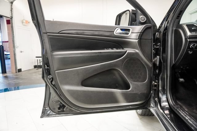 Used 2022 Jeep Grand Cherokee Laredo E w/ Security & Convenience Group RWD image 17