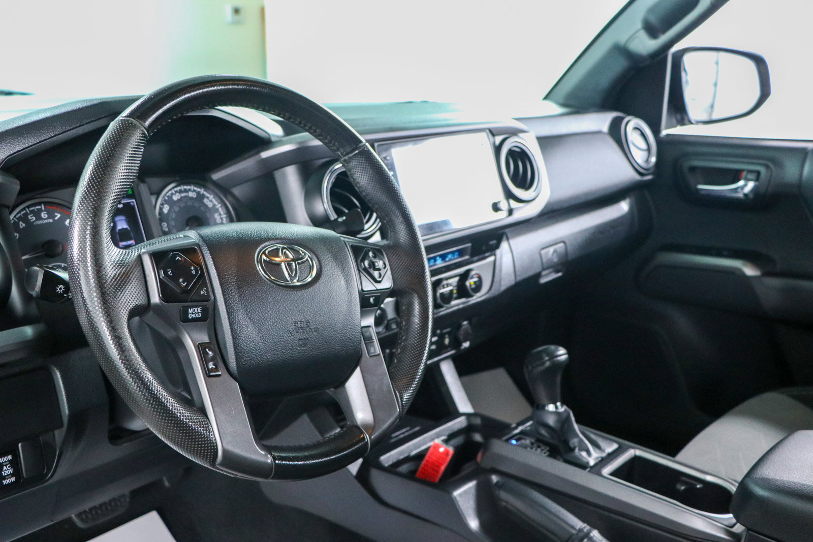 Used 2022 Toyota Tacoma TRD Sport w/ Technology Package AWD/4WD image 24