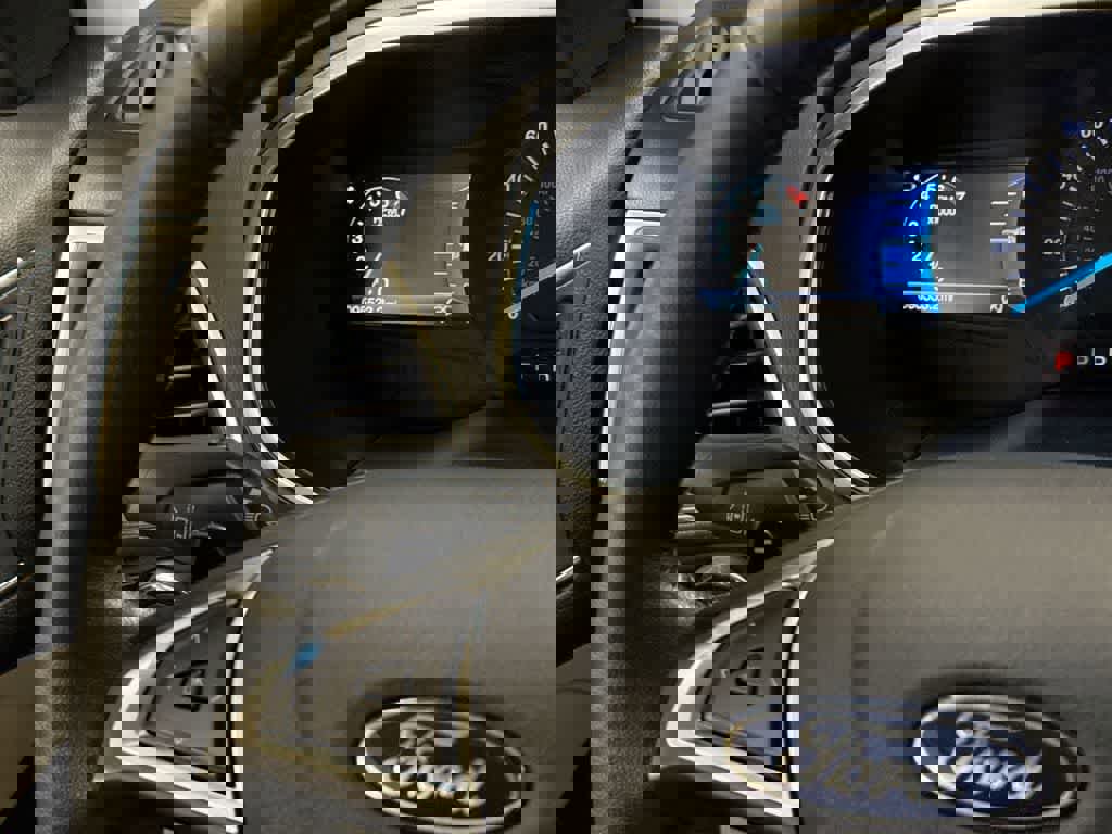 Used 2019 Ford Edge Titanium image 27