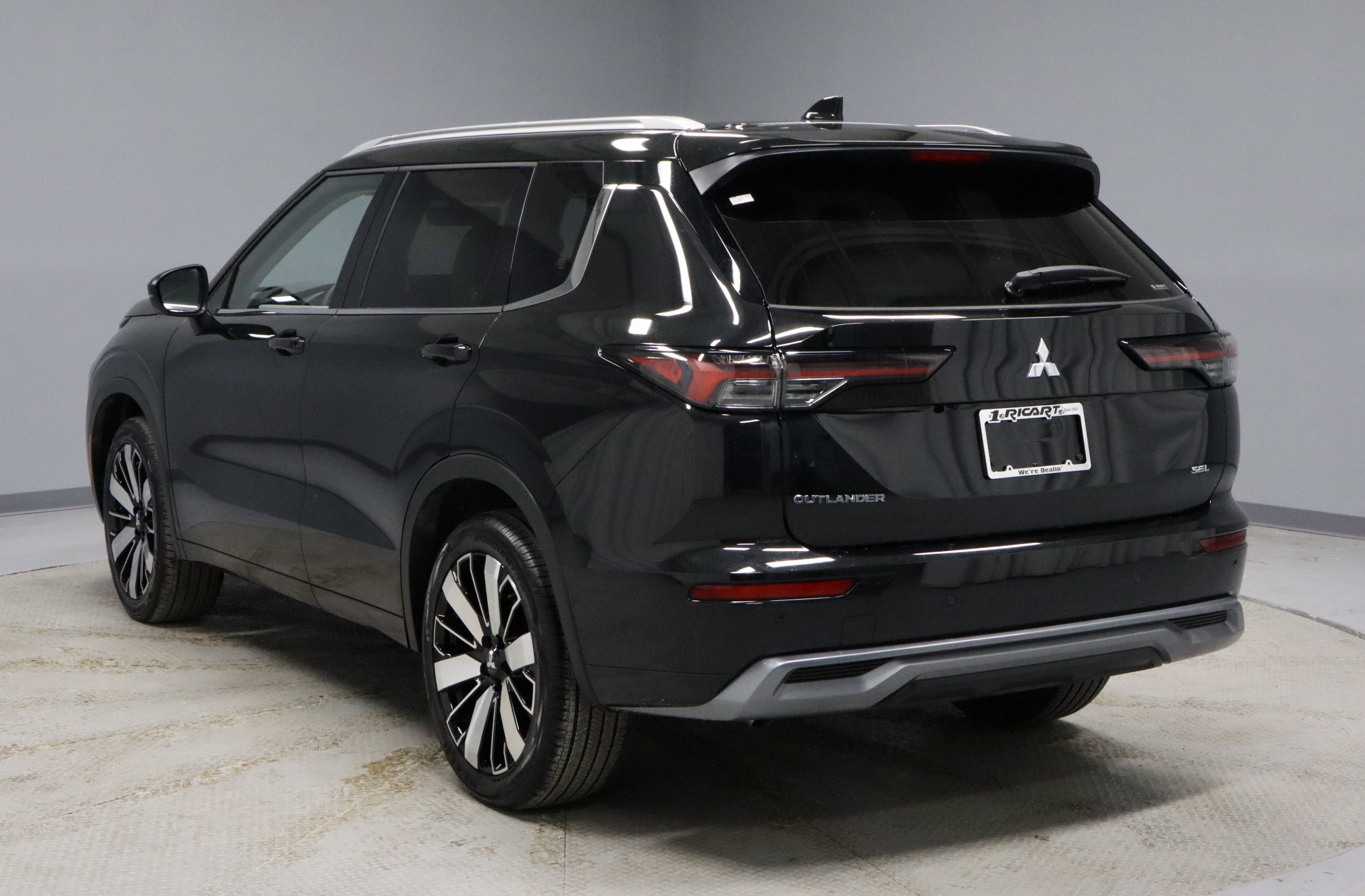 New 2026 Mitsubishi Outlander SEL image 6