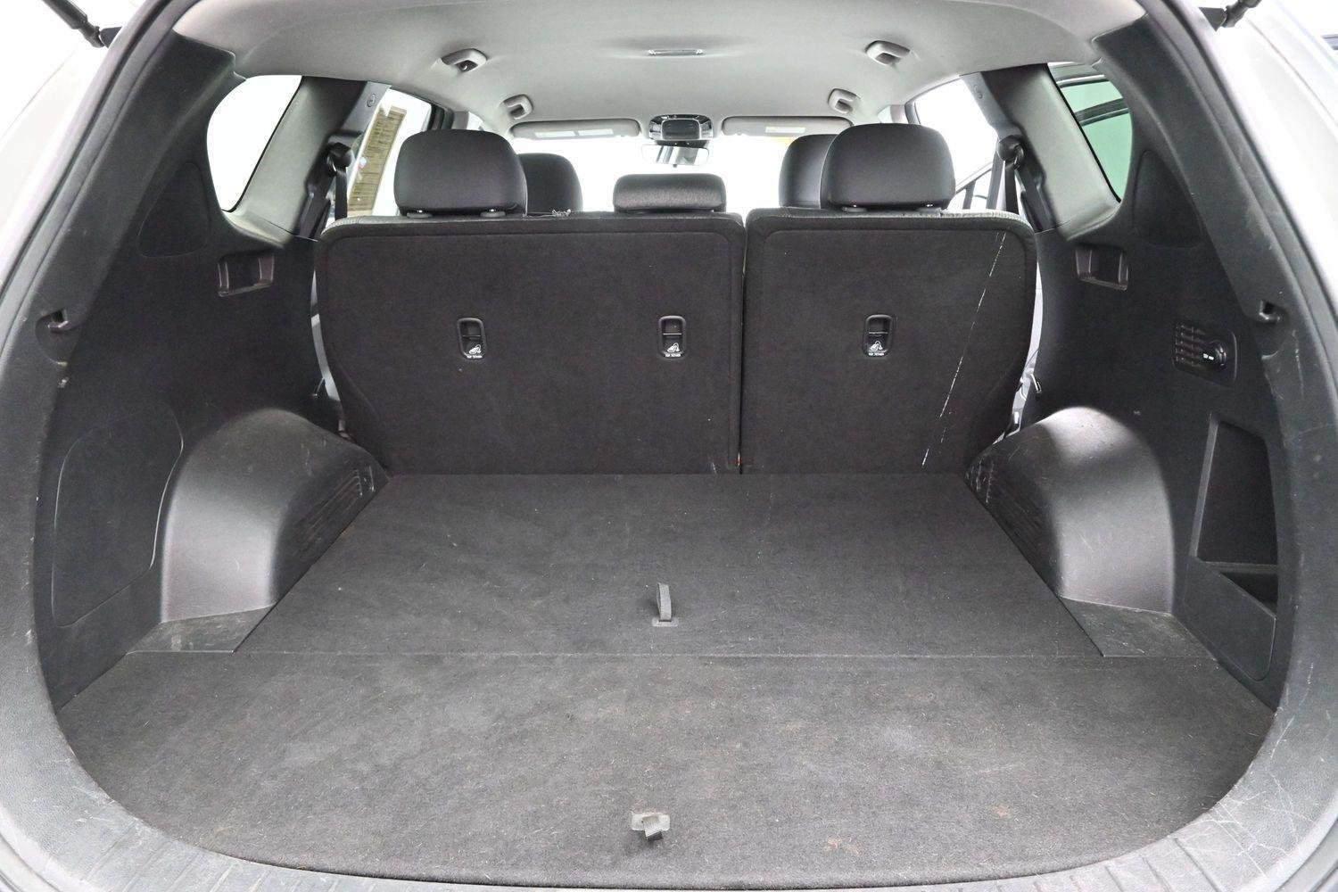 Used 2021 Hyundai Santa Fe SEL FWD image 9