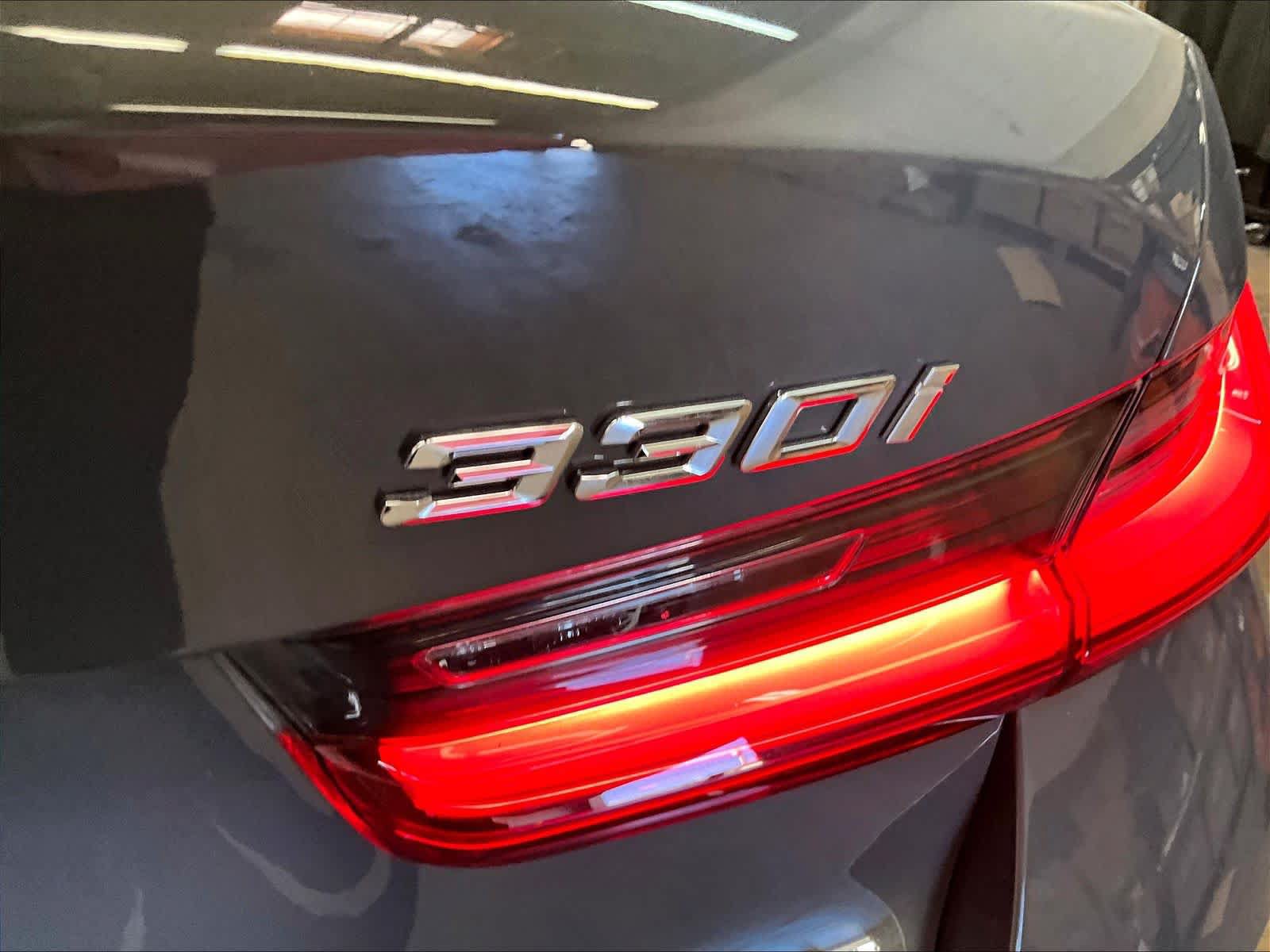 Used 2026 BMW 330i Sedan w/ Premium Package RWD image 11