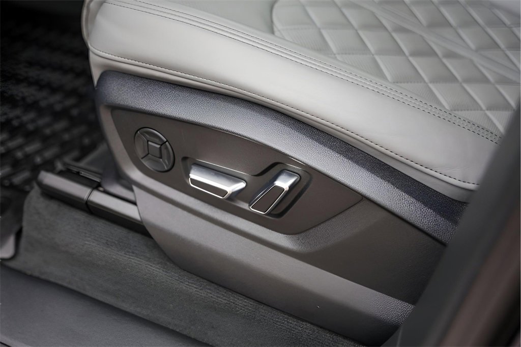 Used 2024 Audi SQ7 Prestige w/ Prestige Package image 11