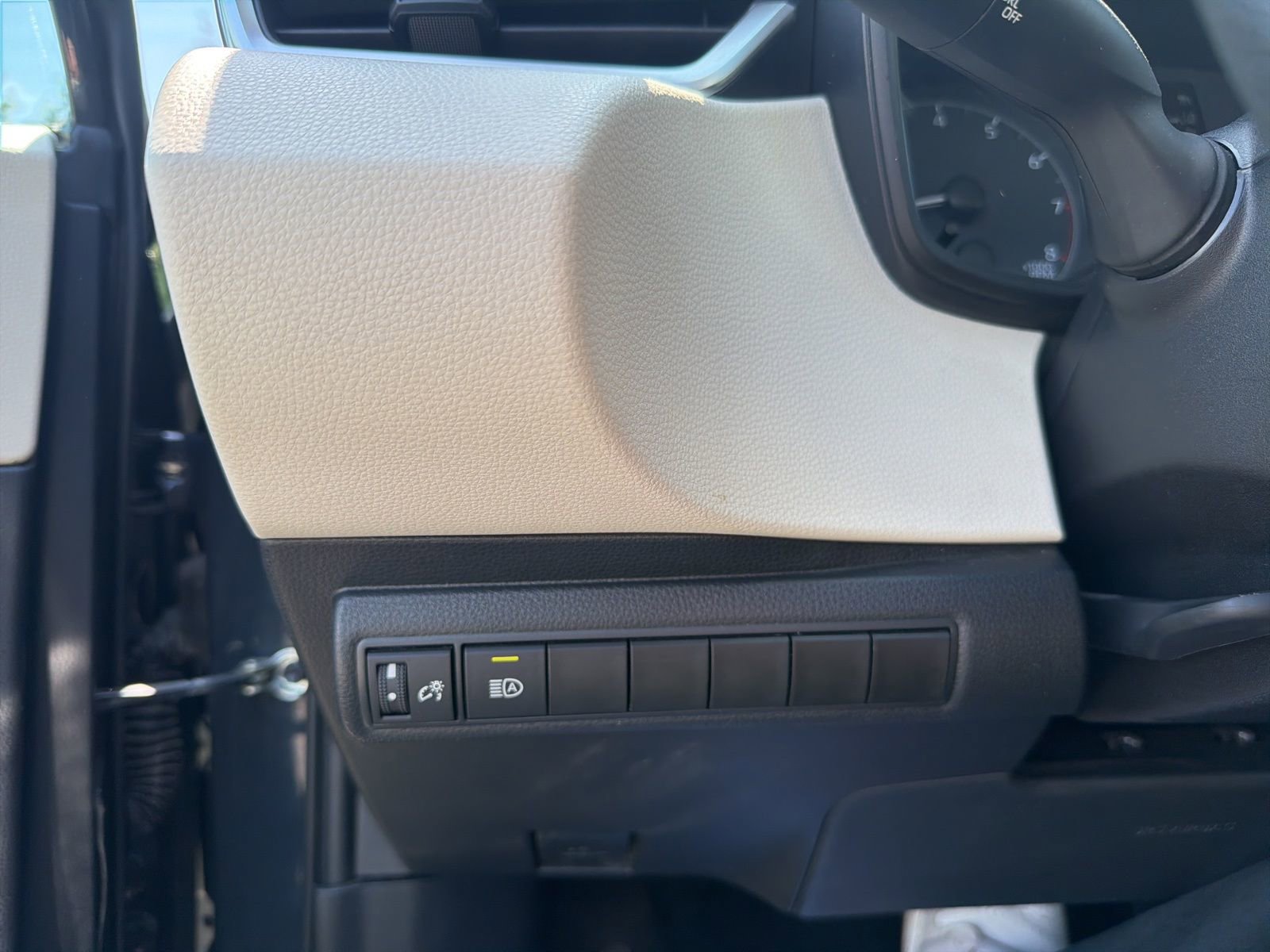 Used 2023 Toyota Corolla LE image 20