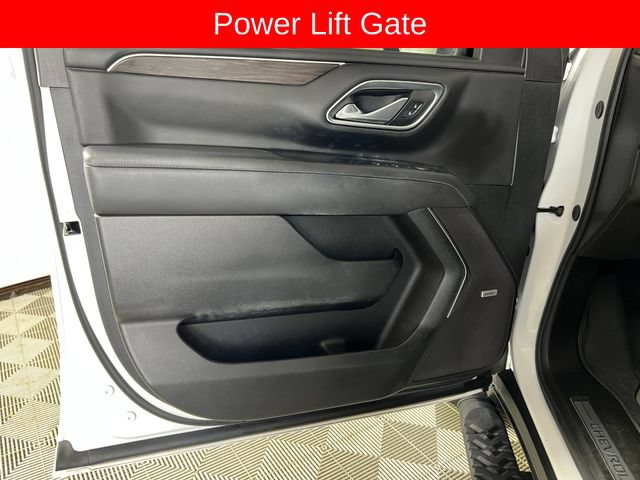 Used 2024 Chevrolet Tahoe Z71 w/ Luxury Package AWD/4WD image 12