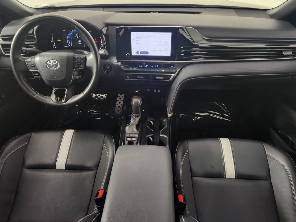 Used 2025 Toyota Camry SE FWD image 18